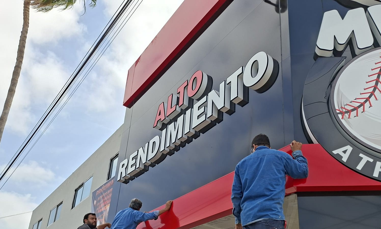 Acceso comercial forrado